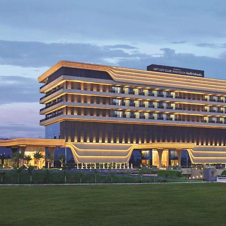 Gift City Club, A Member Of Radisson Individuals Gandhinagar Eksteriør billede