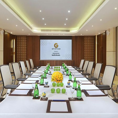 Gift City Club, A Member Of Radisson Individuals Gandhinagar Eksteriør billede