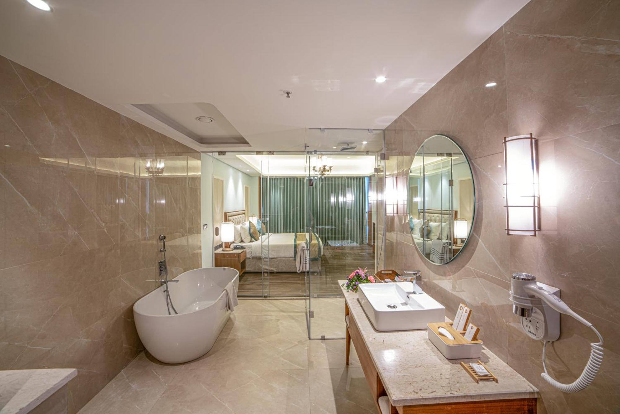 Gift City Club, A Member Of Radisson Individuals Gandhinagar Eksteriør billede