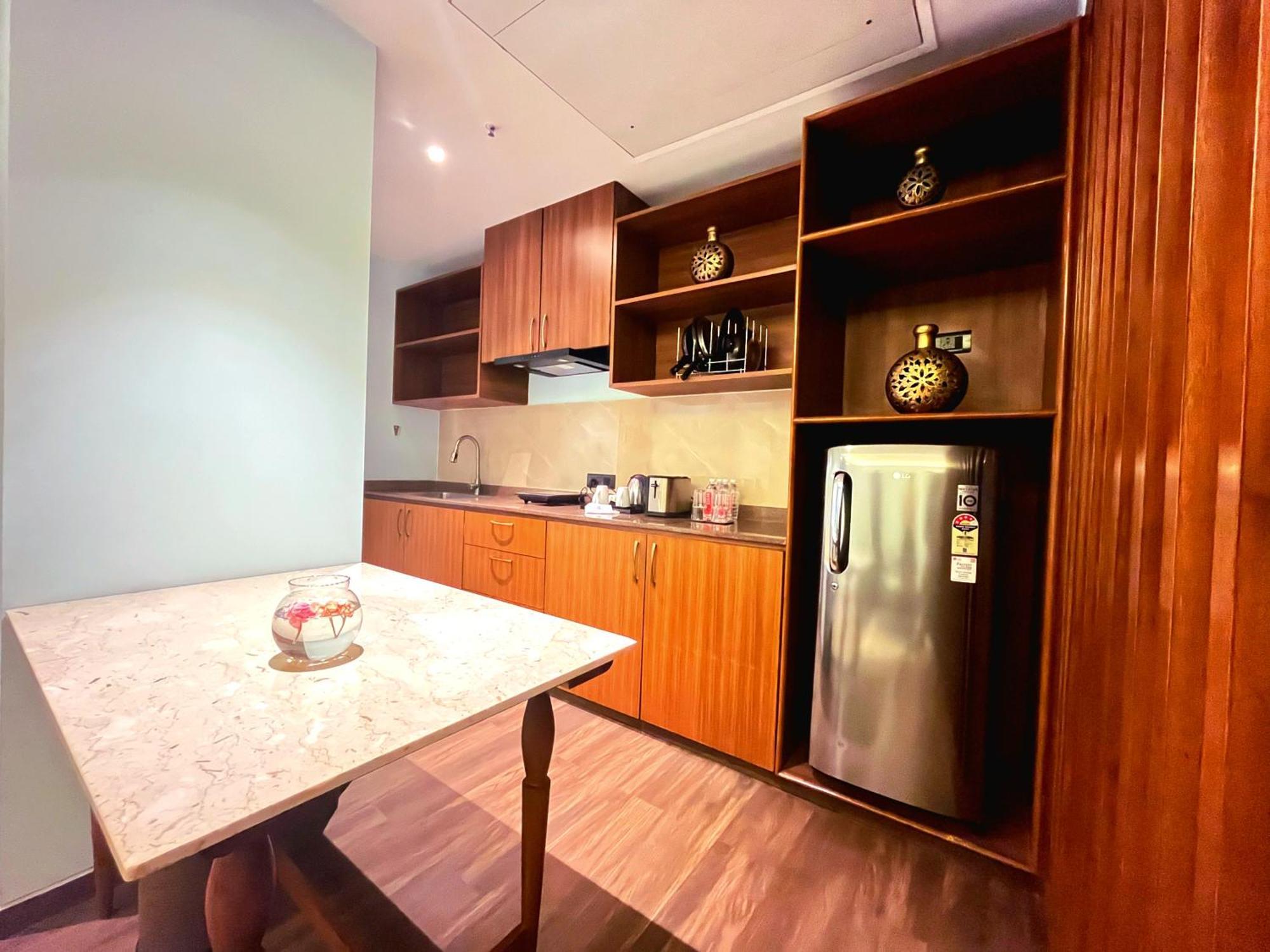Gift City Club, A Member Of Radisson Individuals Gandhinagar Eksteriør billede