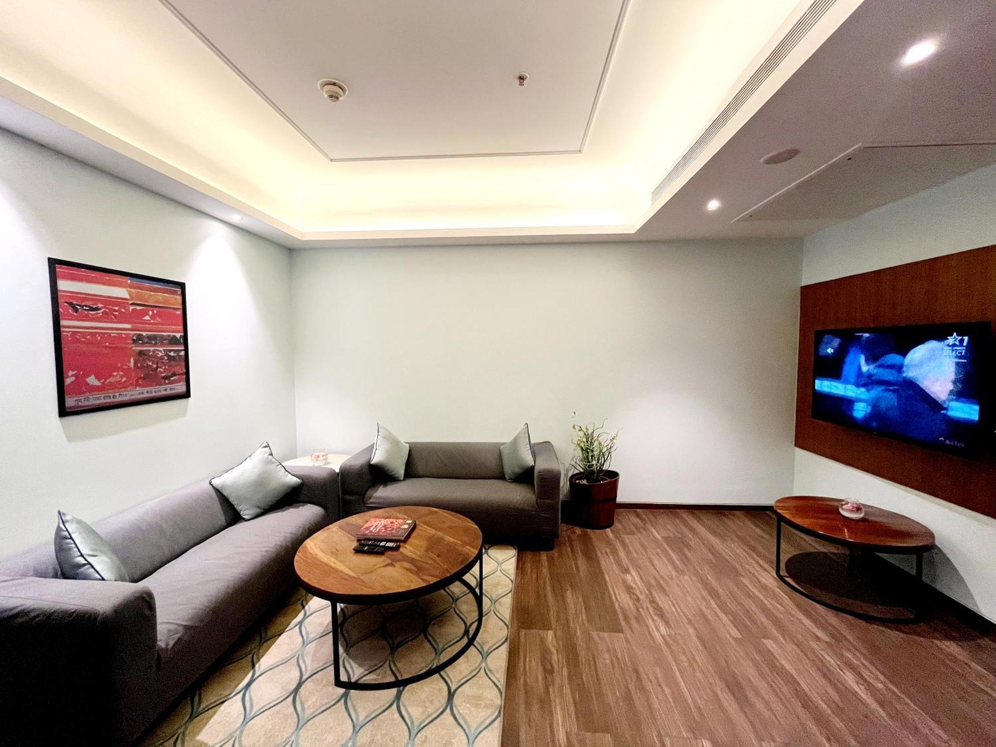 Gift City Club, A Member Of Radisson Individuals Gandhinagar Eksteriør billede