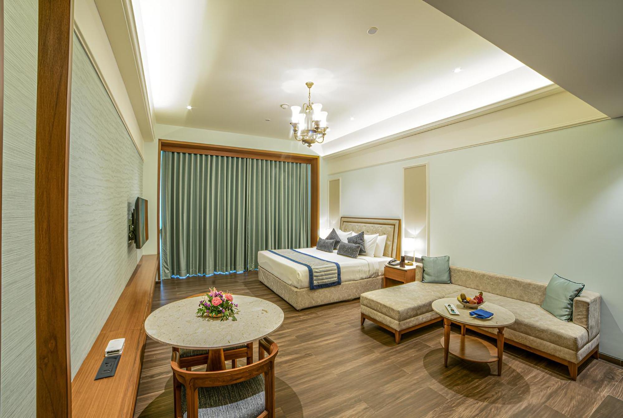 Gift City Club, A Member Of Radisson Individuals Gandhinagar Eksteriør billede