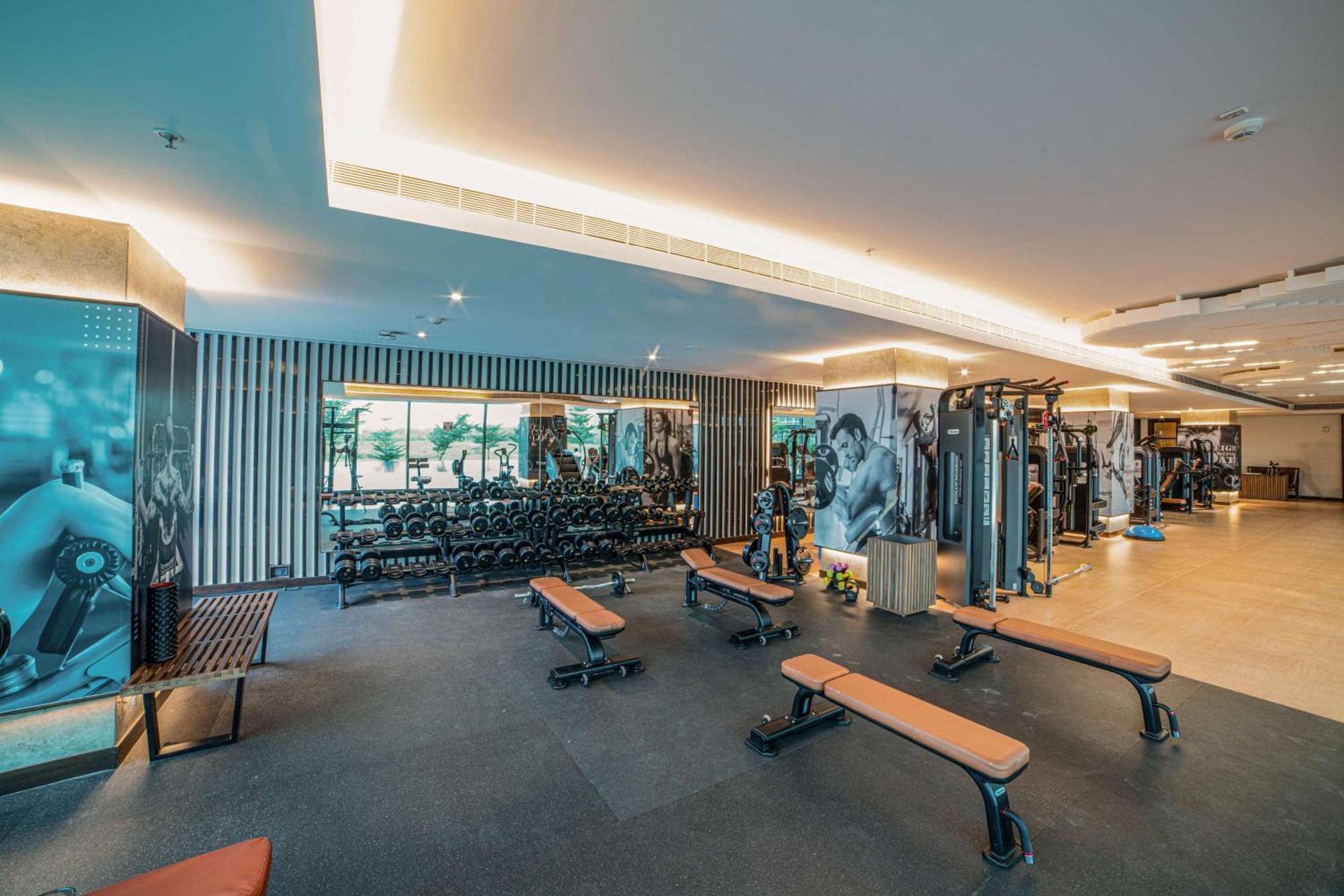 Gift City Club, A Member Of Radisson Individuals Gandhinagar Eksteriør billede