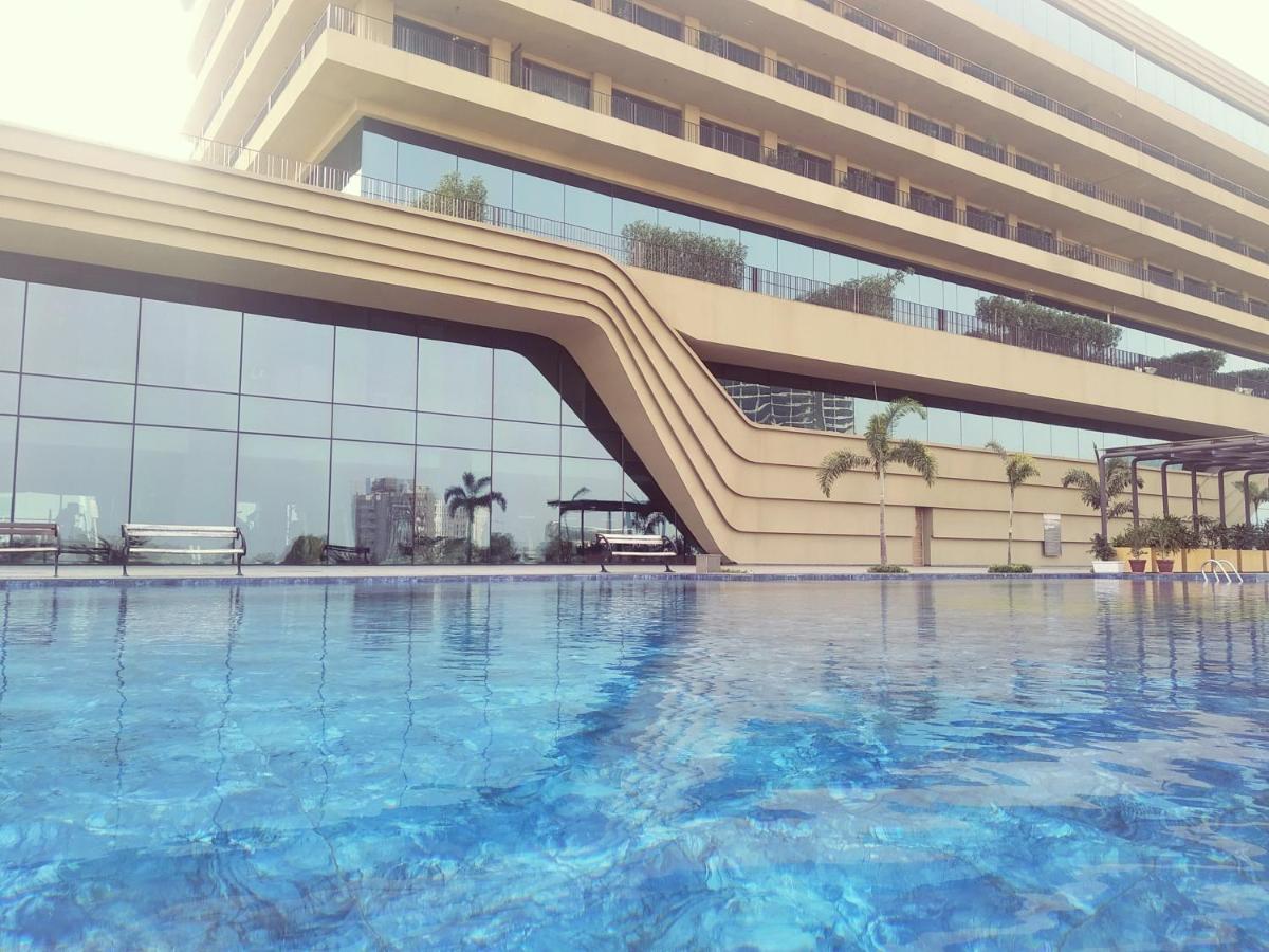 Gift City Club, A Member Of Radisson Individuals Gandhinagar Eksteriør billede