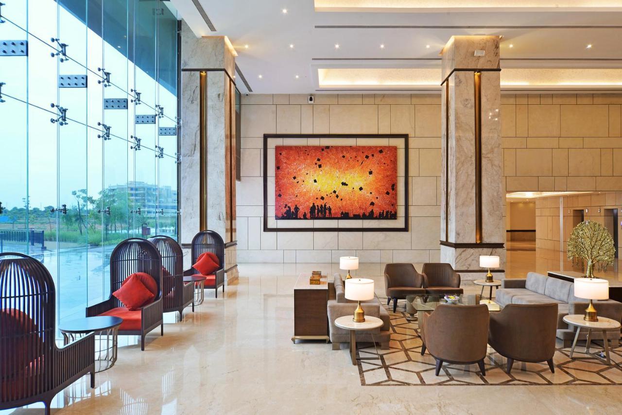 Gift City Club, A Member Of Radisson Individuals Gandhinagar Eksteriør billede